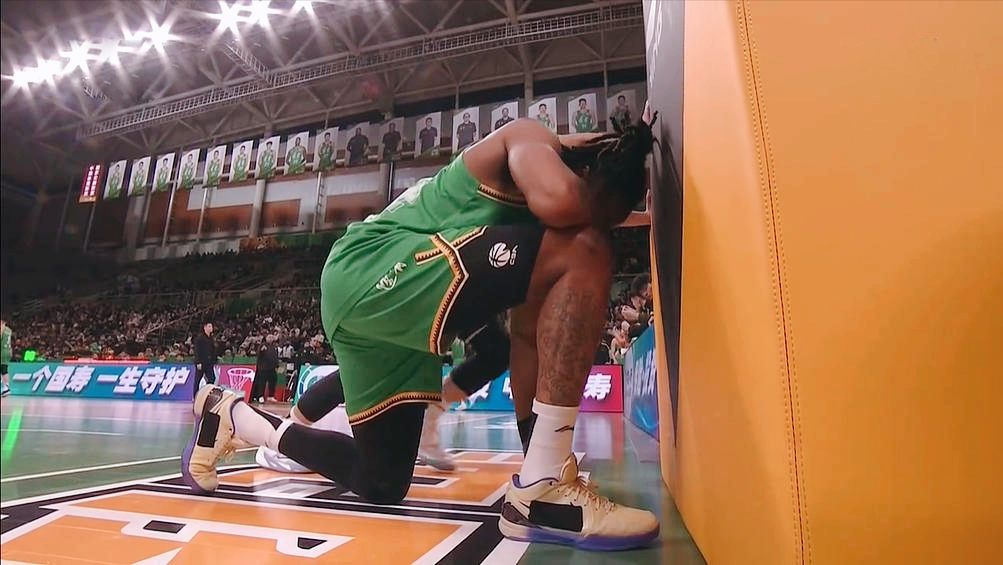 6686赛事-山东男篮硬气！硬杠裁判争议，险胜辽宁男篮，高诗岩末节霸气12分